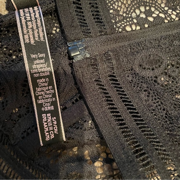 2 FOR THE PRICE OF 1. White corset top & Black corset top. (Victoria Secrets) - Picture 14 of 16